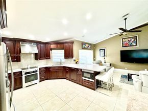 2723 E Abiaca Cir, Davie FL 33328