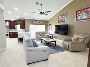 2723 E Abiaca Cir, Davie FL 33328