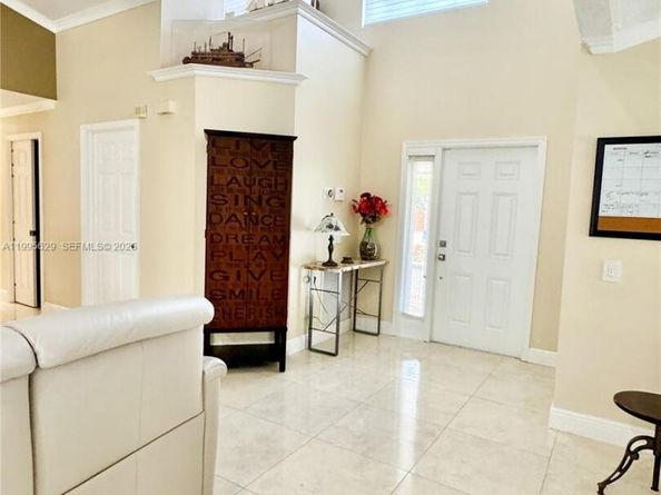 2723 E Abiaca Cir, Davie FL 33328