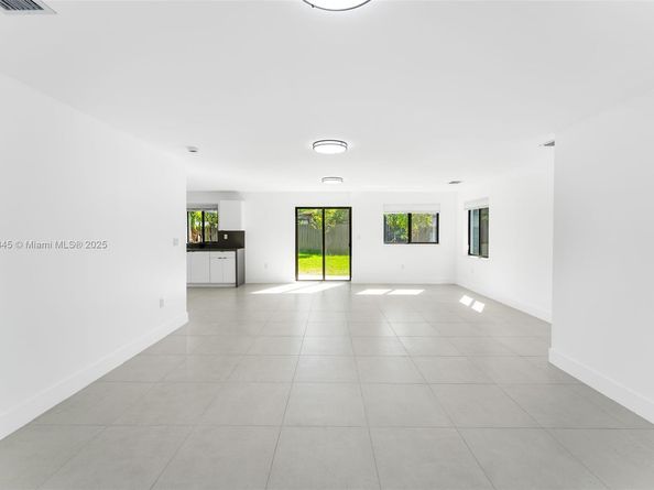 1568 NW 68th St, Miami FL 33147