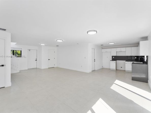 1568 NW 68th St, Miami FL 33147