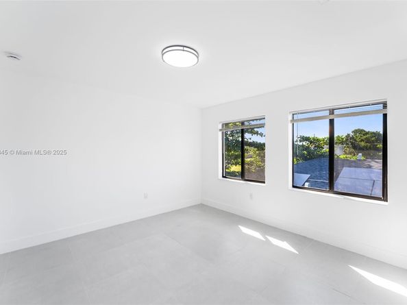 1568 NW 68th St, Miami FL 33147