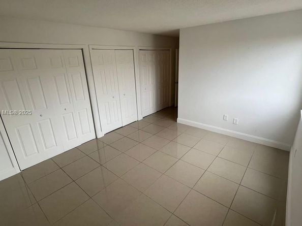 6950 Miami Gardens Dr 2508, Hialeah FL 33015