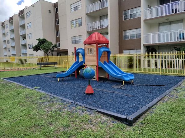 6950 Miami Gardens Dr 2508, Hialeah FL 33015