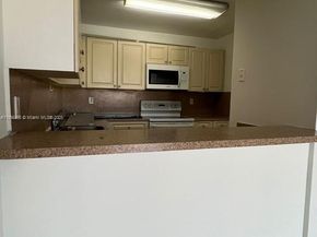 6950 Miami Gardens Dr 2508, Hialeah FL 33015