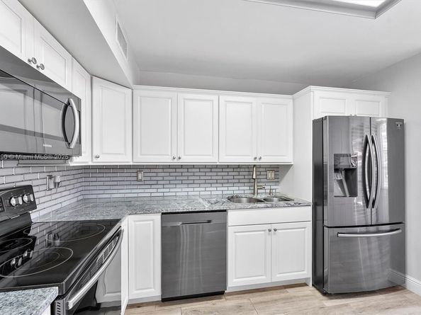 7225 Promenade Dr 102, Boca Raton FL 33433