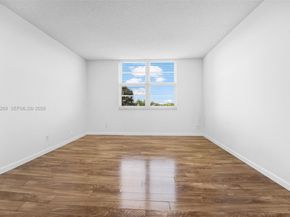 250 Jacaranda Dr 508, Plantation FL 33324