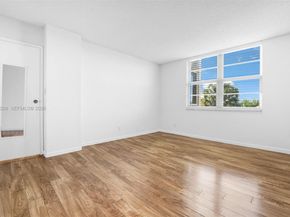 250 Jacaranda Dr 508, Plantation FL 33324