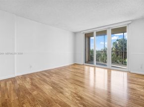 250 Jacaranda Dr 508, Plantation FL 33324