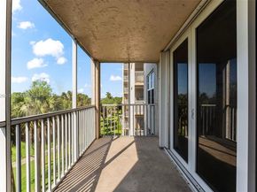 250 Jacaranda Dr 508, Plantation FL 33324