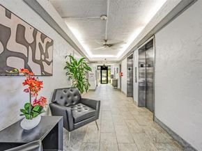 250 Jacaranda Dr 508, Plantation FL 33324