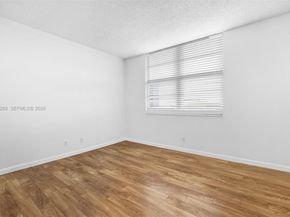 250 Jacaranda Dr 508, Plantation FL 33324