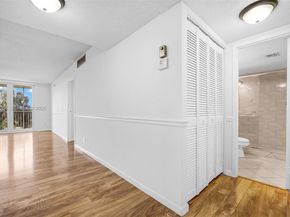 250 Jacaranda Dr 508, Plantation FL 33324