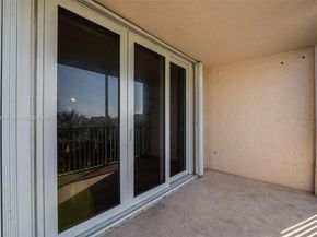 250 Jacaranda Dr 508, Plantation FL 33324