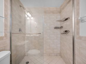 250 Jacaranda Dr 508, Plantation FL 33324