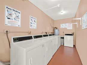 8267 SW 128th St 208, Pinecrest FL 33156