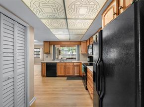 5171 SW 20th St, Plantation FL 33317