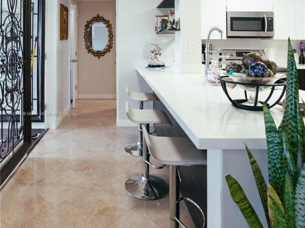 400 Kings Point Dr 1410, Sunny Isles Beach FL 33160