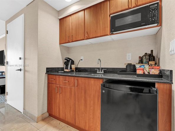18001 Collins Ave 2002, Sunny Isles Beach FL 33160