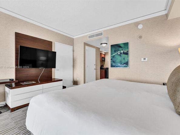 18001 Collins Ave 2002, Sunny Isles Beach FL 33160