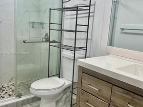 19055 NW 62nd Ave 102, Hialeah FL 33015