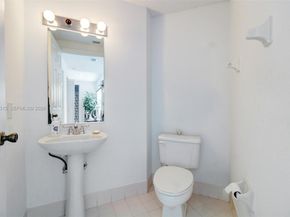 15490 SW 47th St, Miami FL 33185