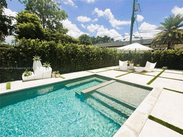 3237 SW 99th Ave, Miami FL 33165
