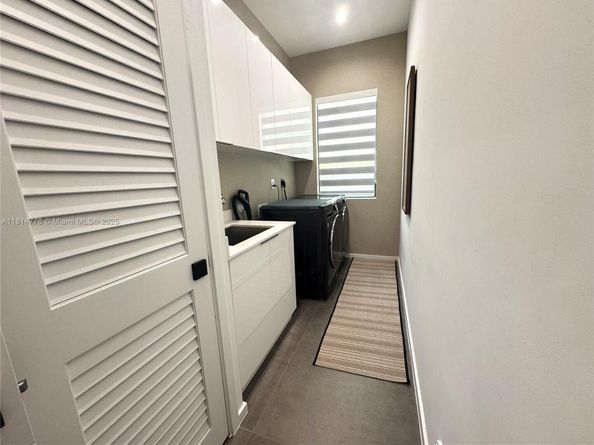 3237 SW 99th Ave, Miami FL 33165
