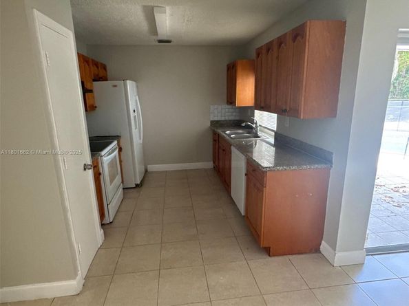 6714 Boulevard Of Champions, North Lauderdale FL 33068