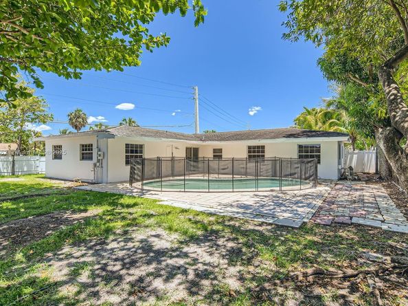 6714 Boulevard Of Champions, North Lauderdale FL 33068