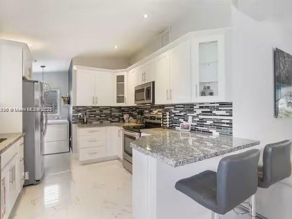 2442 Bimini Ln, Fort Lauderdale FL 33312