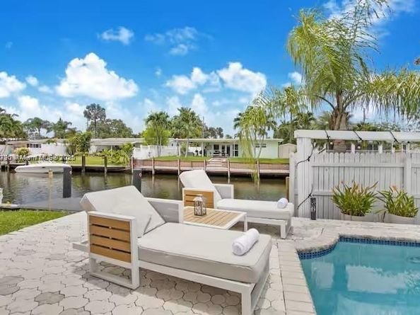 2442 Bimini Ln, Fort Lauderdale FL 33312
