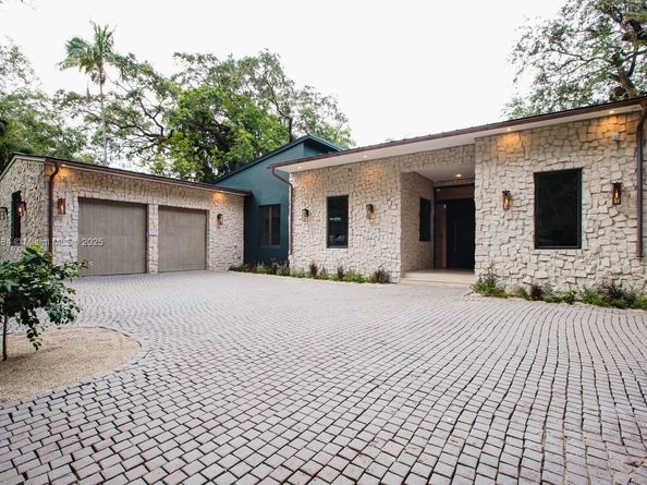 2931 Emathla St, Miami FL 33133