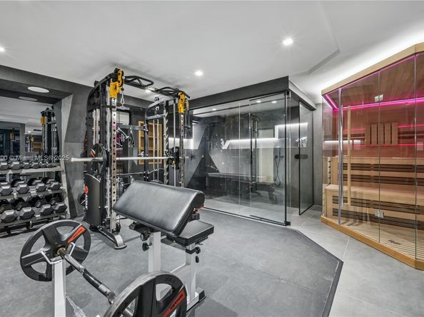 420 N Hibiscus Dr, Miami Beach FL 33139