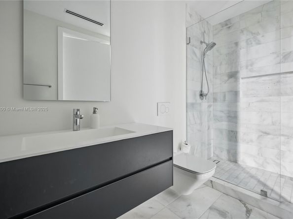 420 N Hibiscus Dr, Miami Beach FL 33139