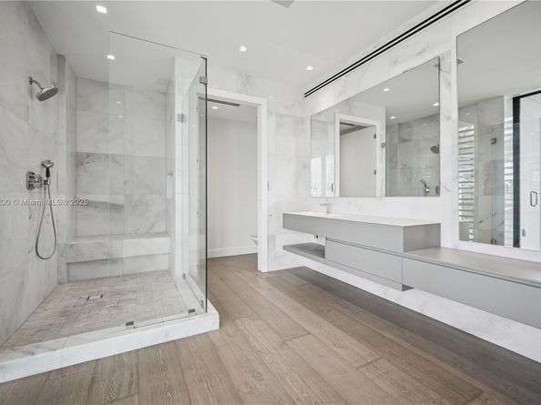 420 N Hibiscus Dr, Miami Beach FL 33139