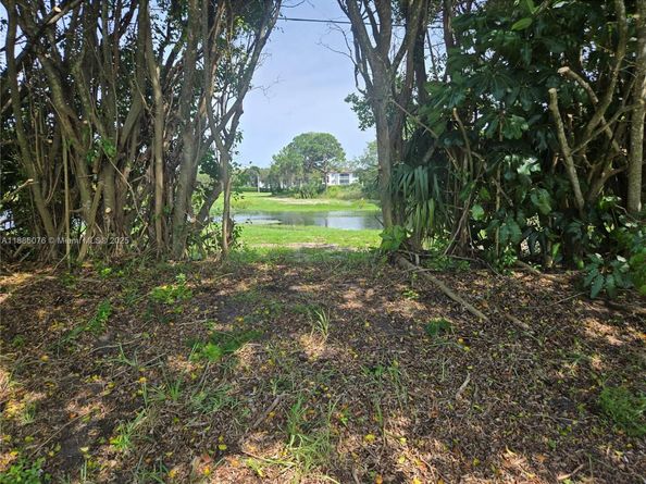 600 SW 8th Pl, Boynton Beach FL 33426