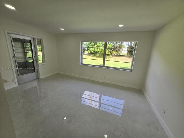600 SW 8th Pl, Boynton Beach FL 33426