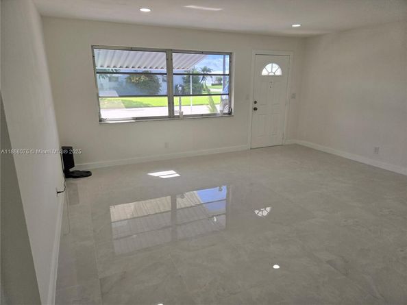 600 SW 8th Pl, Boynton Beach FL 33426