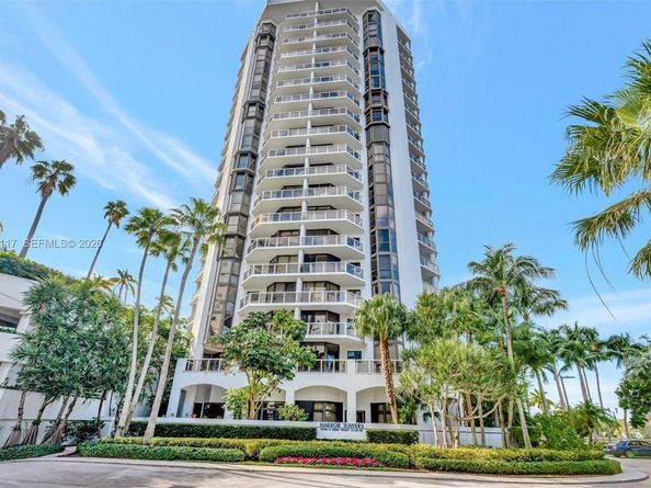 3598 Yacht Club Dr PH2002, Aventura FL 33180