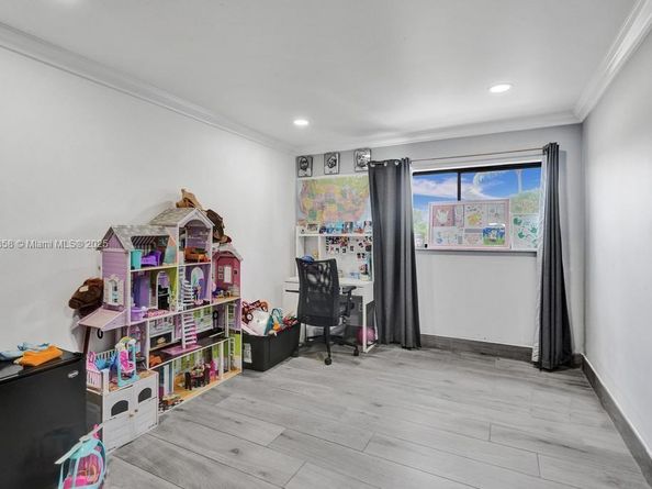 900 Crystal Lake Dr 2B, Deerfield Beach FL 33064