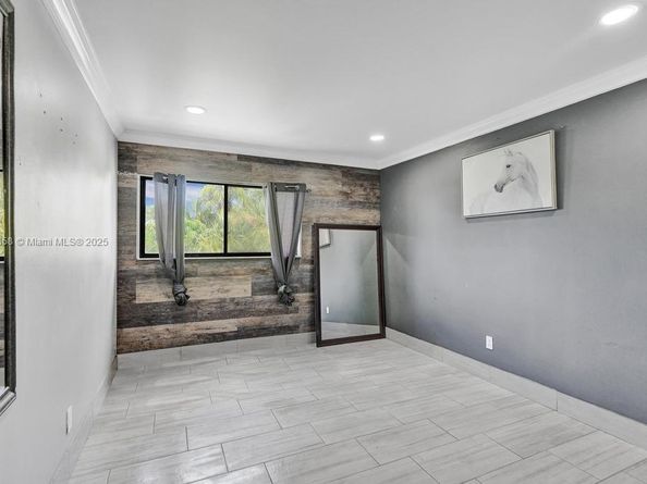 900 Crystal Lake Dr 2B, Deerfield Beach FL 33064