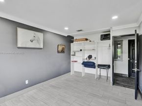 900 Crystal Lake Dr 2B, Deerfield Beach FL 33064