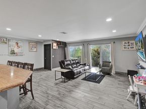 900 Crystal Lake Dr 2B, Deerfield Beach FL 33064