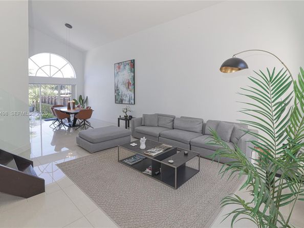 5901 NW 110th Ct, Doral FL 33178