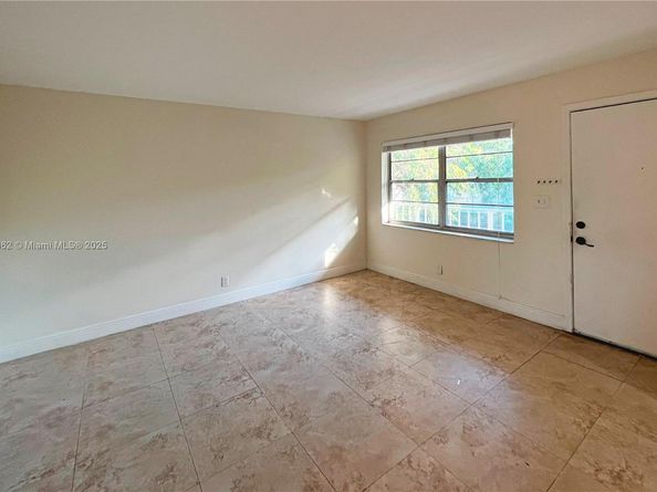 5174 NE 6th Ave 520, Oakland Park FL 33334