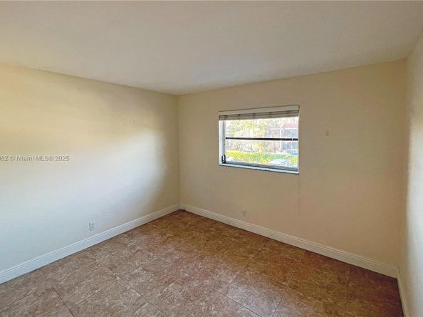 5174 NE 6th Ave 520, Oakland Park FL 33334
