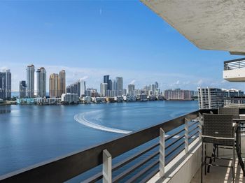 3530 Mystic Pointe Dr