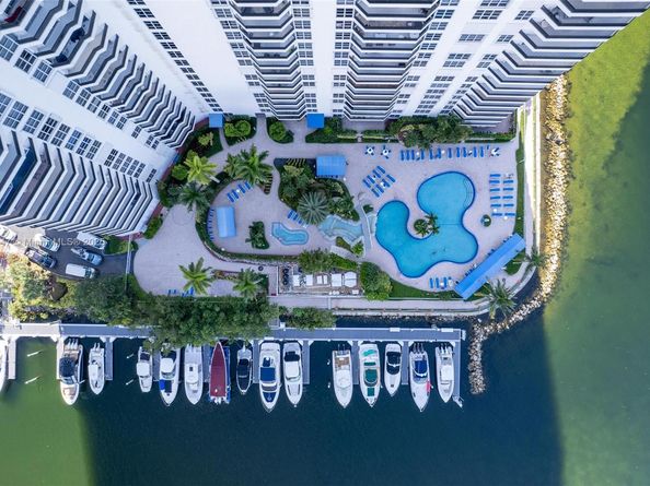 3530 Mystic Pointe Dr 2014, Aventura FL 33180