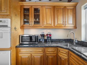 1908 N Ocean Dr 13A, Hollywood FL 33019